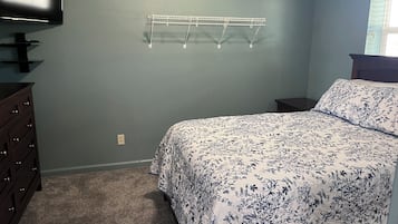 2 bedrooms, iron/ironing board, WiFi (free), bed sheets