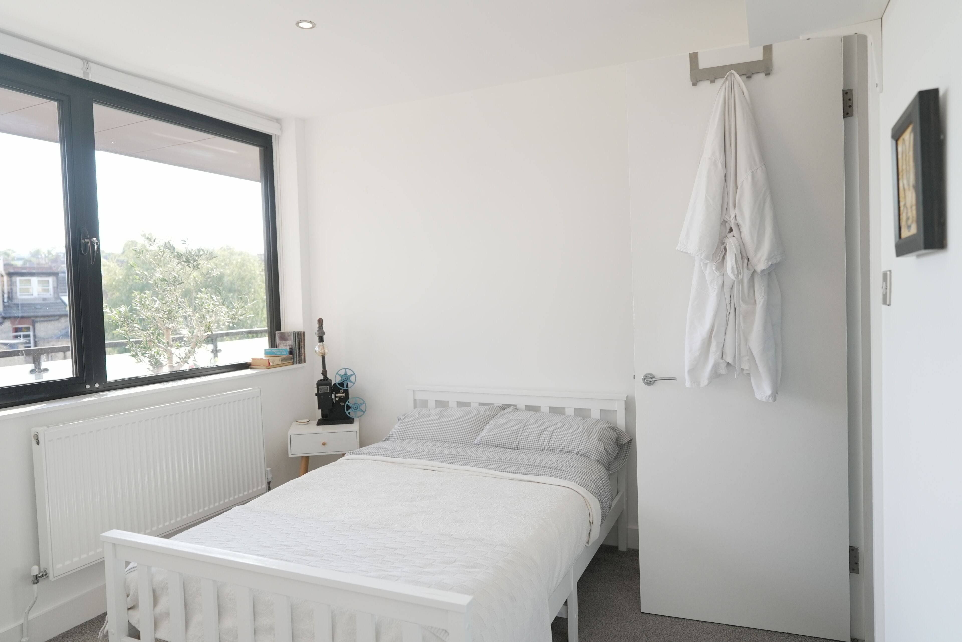3 bedrooms, desk, iron/ironing board, WiFi