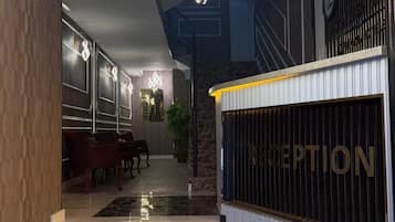 Appart'hôtel Deluxe, vue ville | Hall