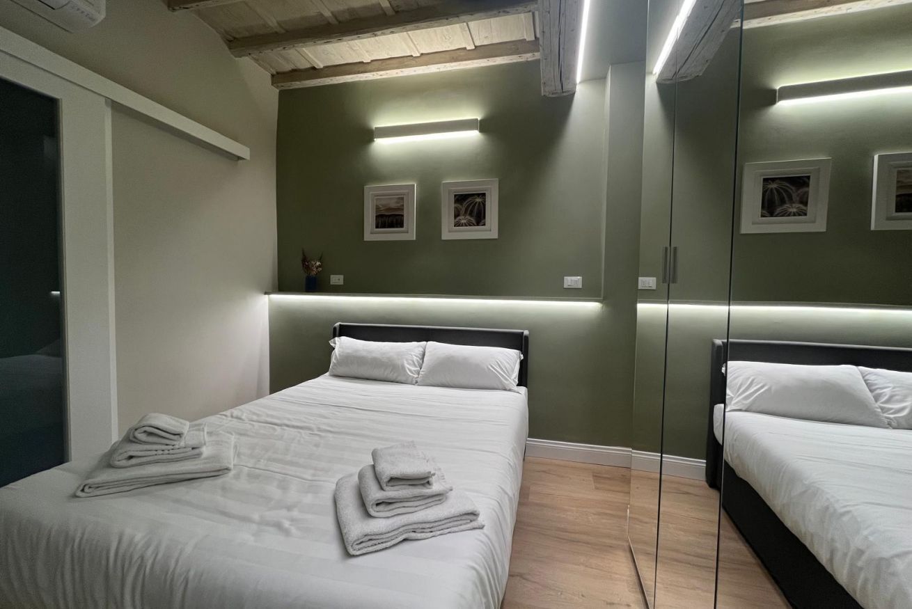 3 chambres, fer et planche à repasser