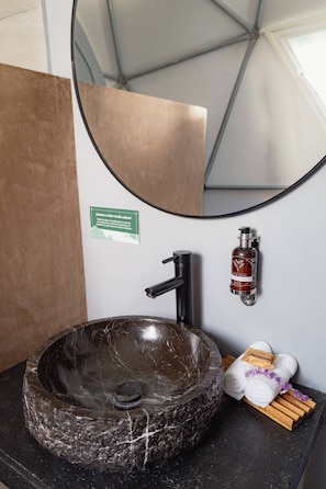Free toiletries, towels, soap, shampoo - Meraki Glampings  (Ocuilan)