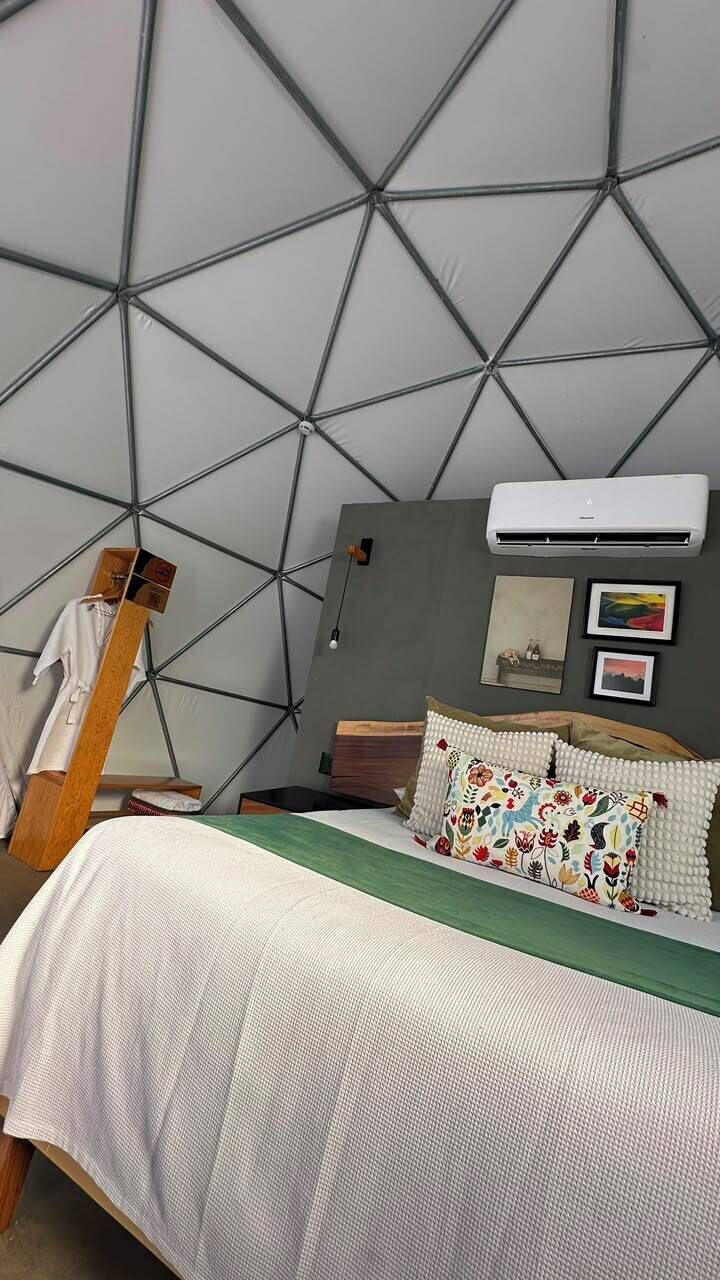 Standardzimmer, Terrasse, Blick auf den Innenhof | Schreibtisch, kostenloses WLAN