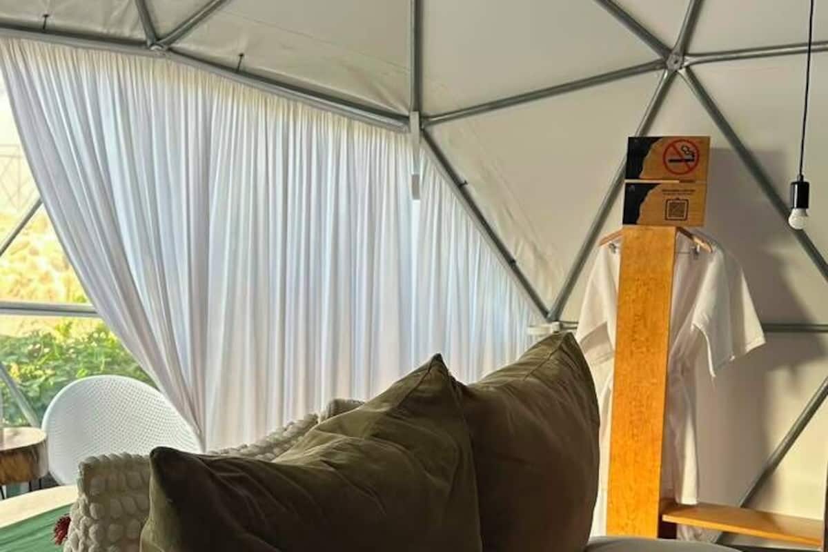 Habitación estándar, patio, vista al patio | Escritorio y wifi gratis