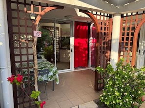 Family Studio, Garden View | Exterior detail
