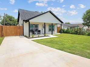 Exterior - New Build - Near Stockyards, Downtown, & TCU I Sleeps 8 (Fort Worth)