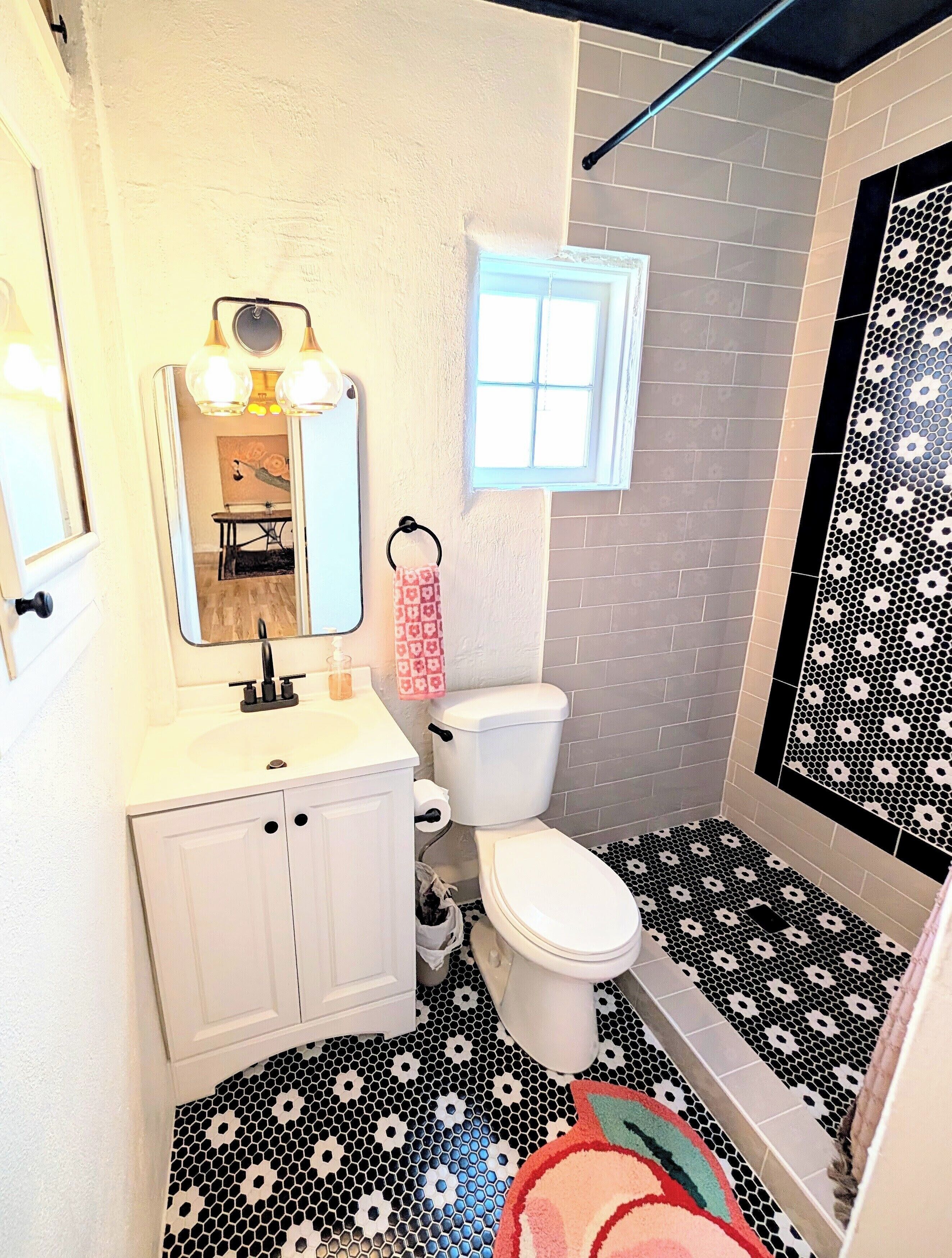 Dusche, Handtücher, Toilettenpapier