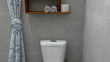 Toallas, jabón, papel de baño