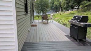 Outdoor dining - Cozy Hilltop Hideaway in Tucked away in a Charming River Town (McGregor)