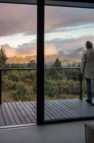Wasi | Mountain Cabin with a View of Lake Lácar