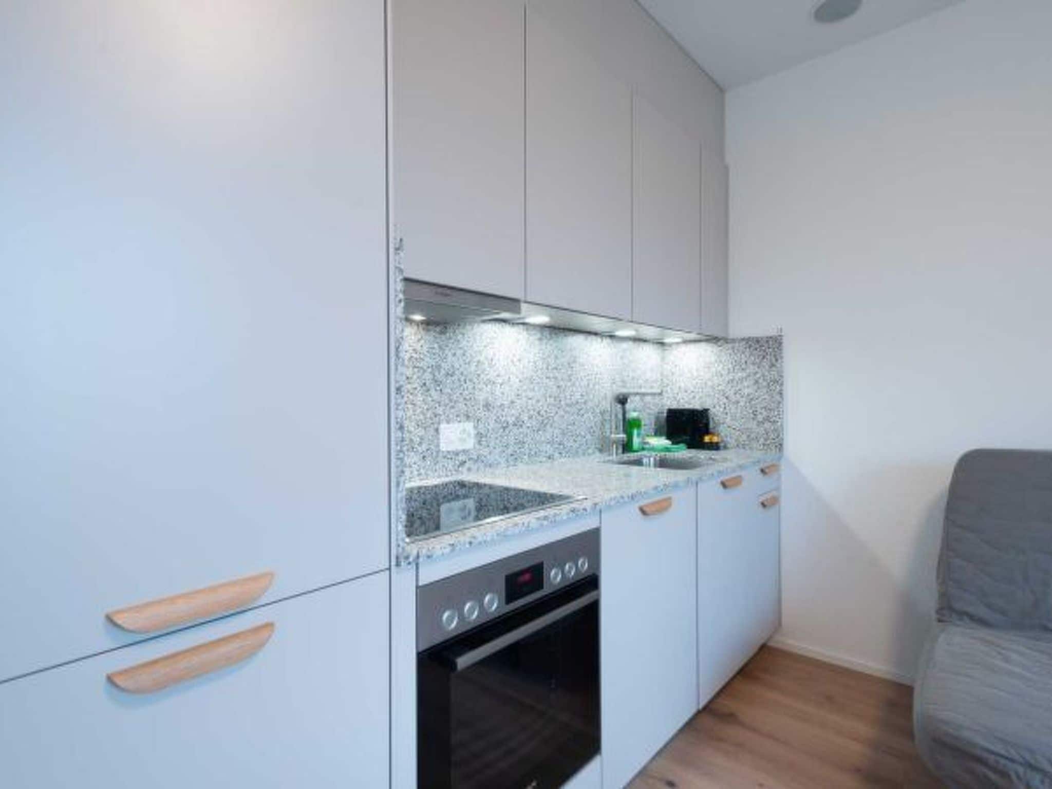 Fridge, oven, dishwasher, cookware/dishes/utensils