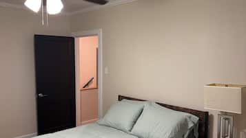 4 bedrooms, iron/ironing board, WiFi, bed sheets