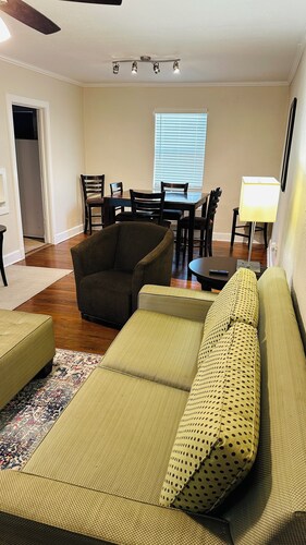 Spacious 4-bedroom apartment near Tiger Stadium and Downtown Baton Rouge