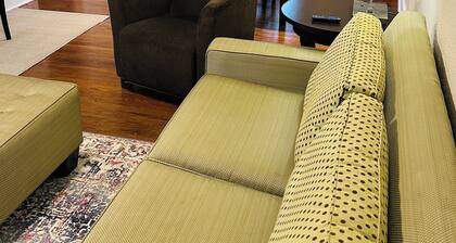 Spacious 4-bedroom apartment near Tiger Stadium and Downtown Baton Rouge