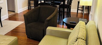 Spacious 4-bedroom apartment near Tiger Stadium and Downtown Baton Rouge