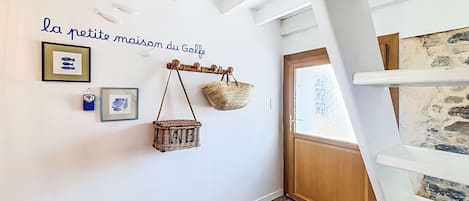 المنشأة من الداخل