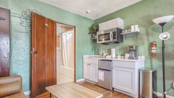 Coffee/tea maker, fridge, microwave, dishwasher