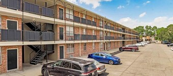 Where Tigers Rest 2 BR/1 Bath Apt Gated less than 1 mile to Tiger Stadium