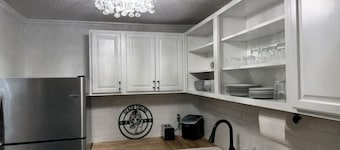 Where Tigers Rest 2 BR/1 Bath Apt Gated less than 1 mile to Tiger Stadium