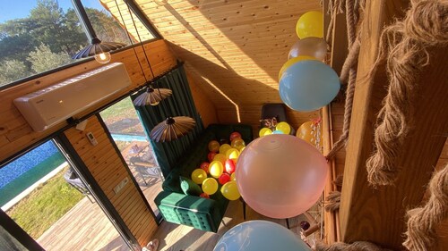 Ölüdeniz araçla 10 dakika kelebekler vadisine 5 dakika villa likya yolu üzerinde
