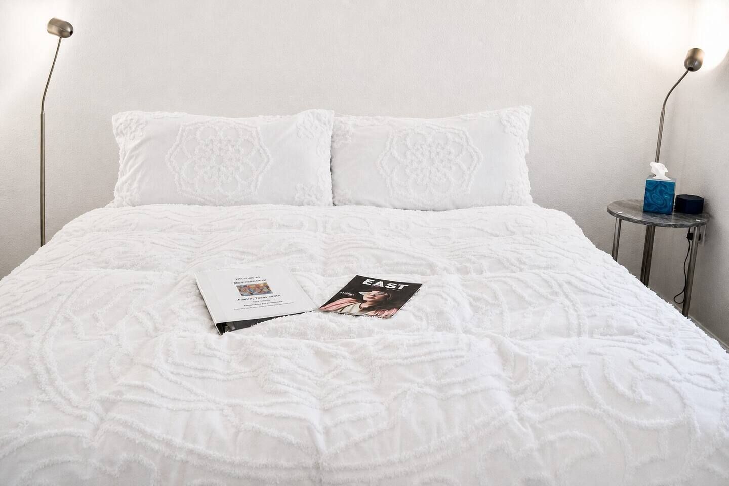 Desk, iron/ironing board, WiFi, bed sheets