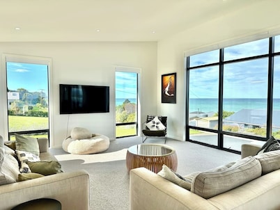 Coastal Luxe Villa Kakanui