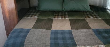 1 bedroom, WiFi (free), bed sheets