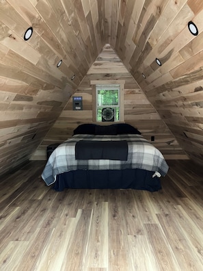 Room - The 112 Summit (Riverton)