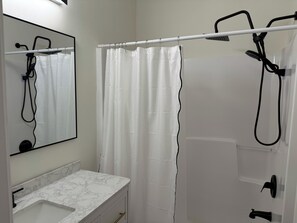 Bathroom - Beautifully Renovated 3-Bedroom Home Minutes from Downtown Atlanta (Atlanta)
