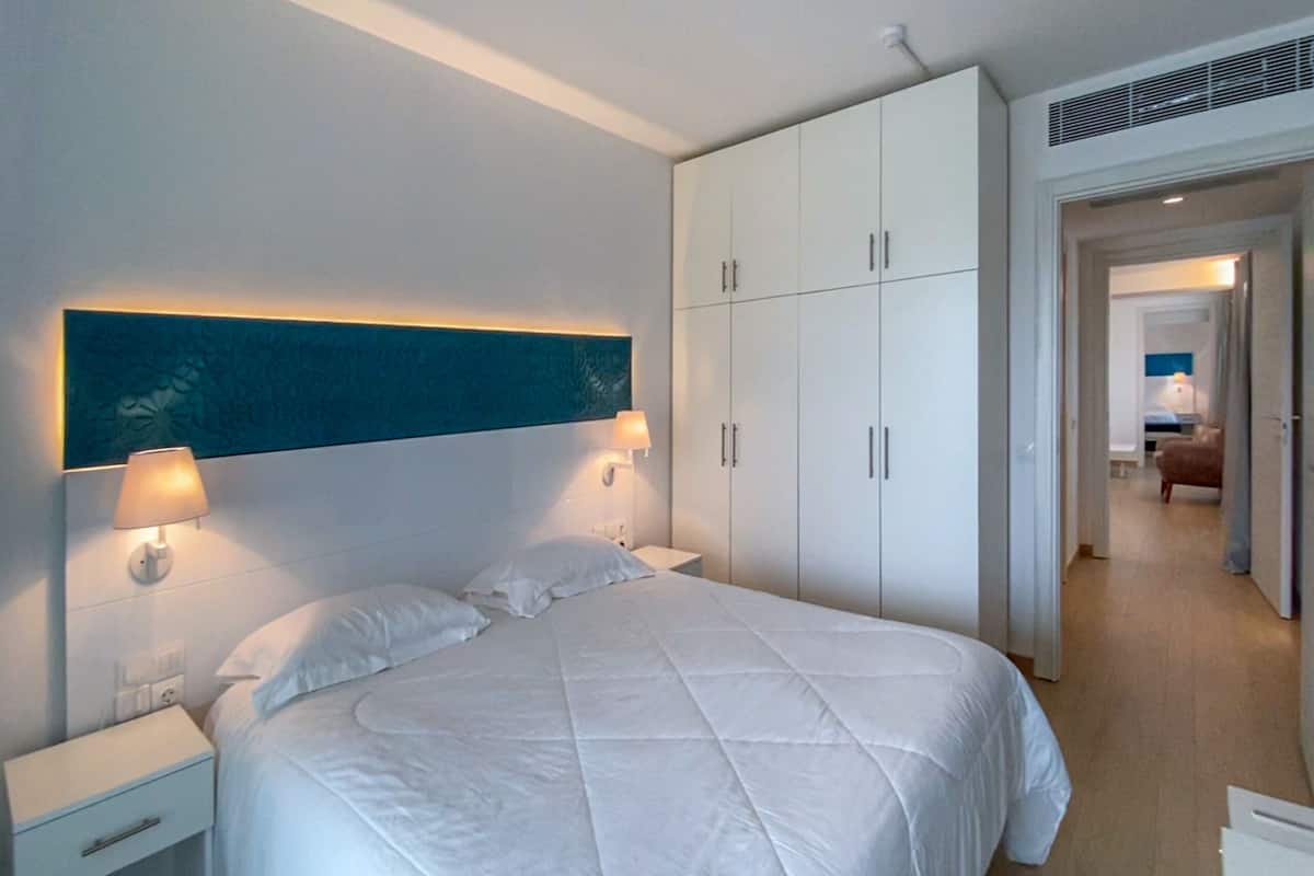 Comfort Room, Balcony, Sea View | In-room safe, free WiFi