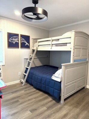 2 bedrooms, iron/ironing board, free WiFi, bed sheets - The Sandy Biscuit!! Oceanfront Corner Condo/Private Beach Access In Windy Hill!! (North Myrtle Beach)