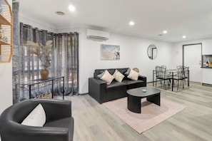 Living area - Large 5BR Home Near Bellarine Coast (Leopold)