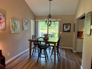 Dining - 2BR Charlevoix Getaway - Walk to Lake Michigan Beach - Dog Friendly (Charlevoix)