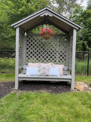 2BR Charlevoix Getaway - Walk to Lake Michigan Beach - Dog Friendly