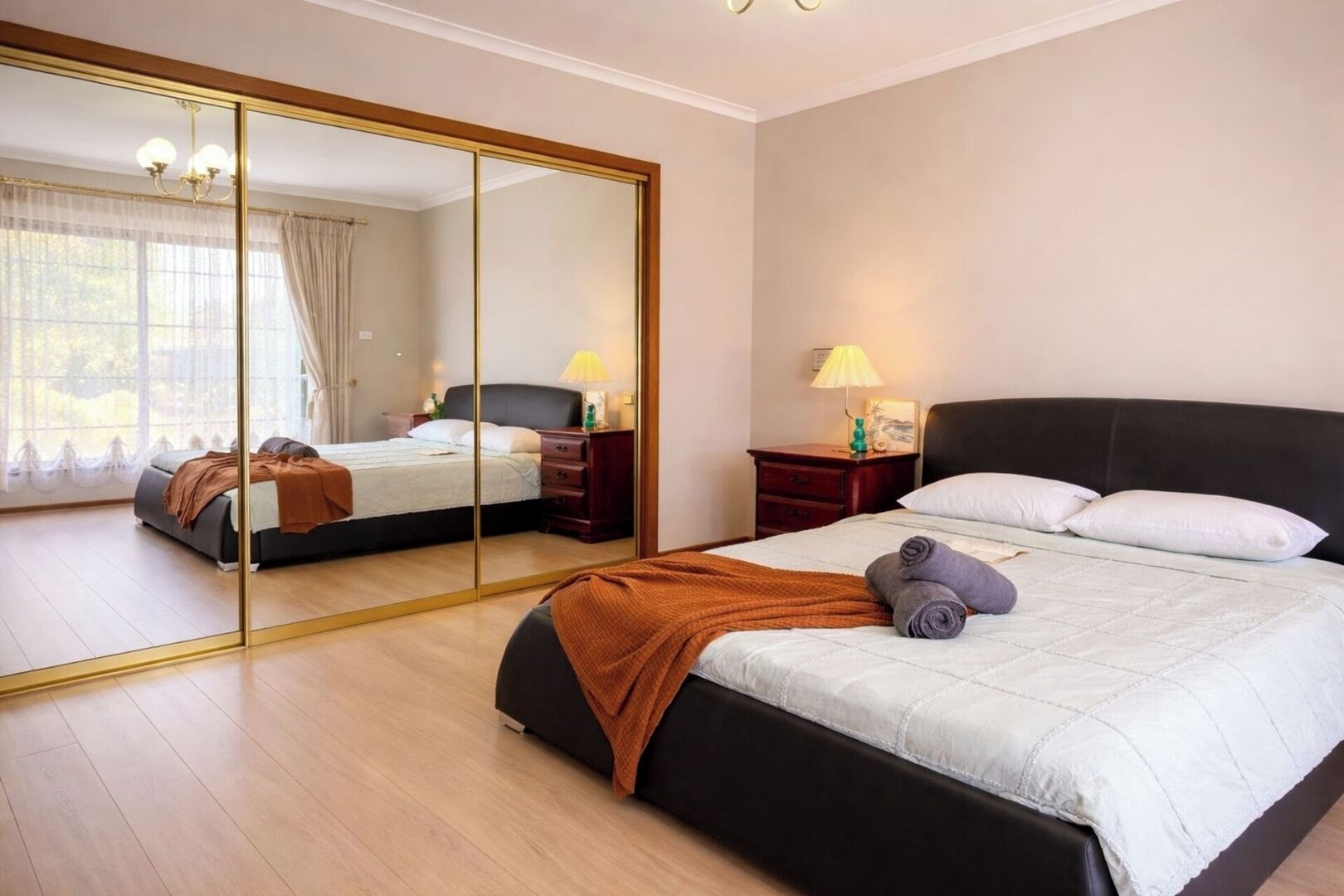 4 bedrooms, WiFi, bed sheets