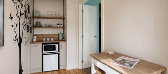 Private 1BR Retreat with Ensuite and Kitchenette