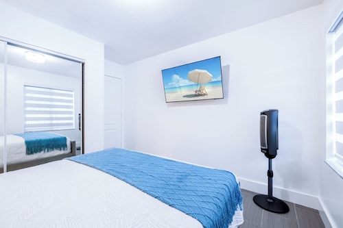 Miami Relax  Heated Pool  Family Getaway