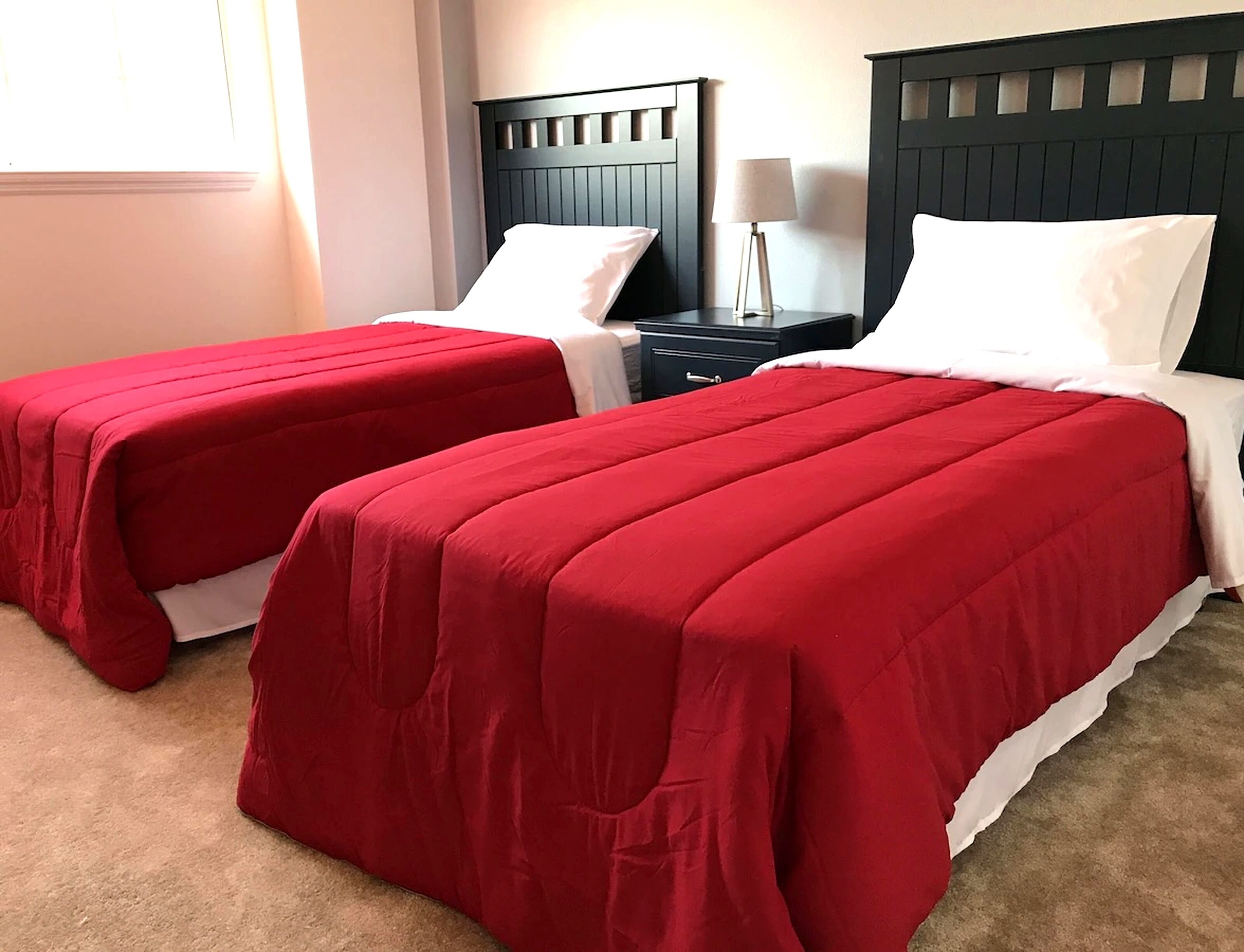 5 Schlafzimmer, Zimmersafe, Schreibtisch, Bügeleisen/Bügelbrett