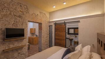In-room safe, blackout curtains, soundproofing
