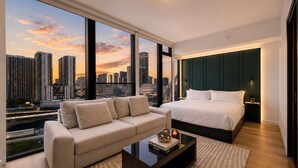 1 bedroom, desk, iron/ironing board, travel cot - Experience Luxury At The E11EVEN Residences (Miami)