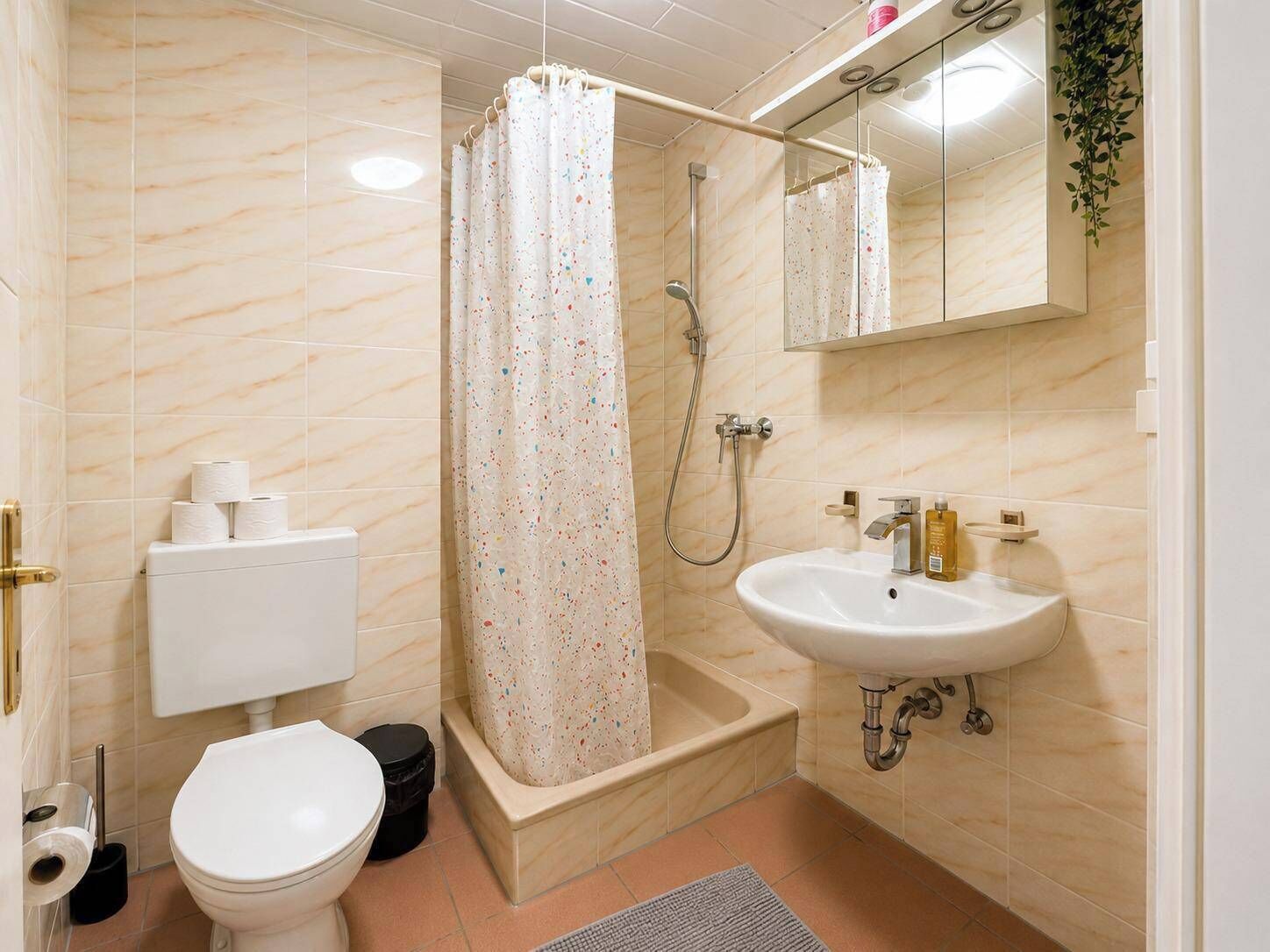 Shower, towels