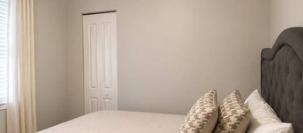Lombard Luxury 4BR & 1BH close to Mall & Freeway
