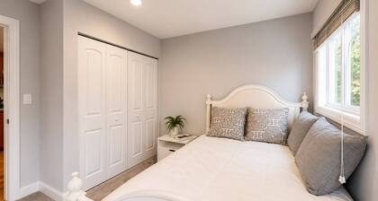 Lombard Luxury 4BR & 1BH close to Mall & Freeway