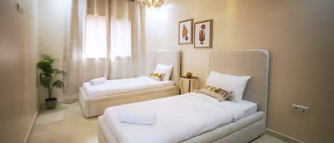 2 bedrooms, in-room safe, WiFi (free), bed sheets