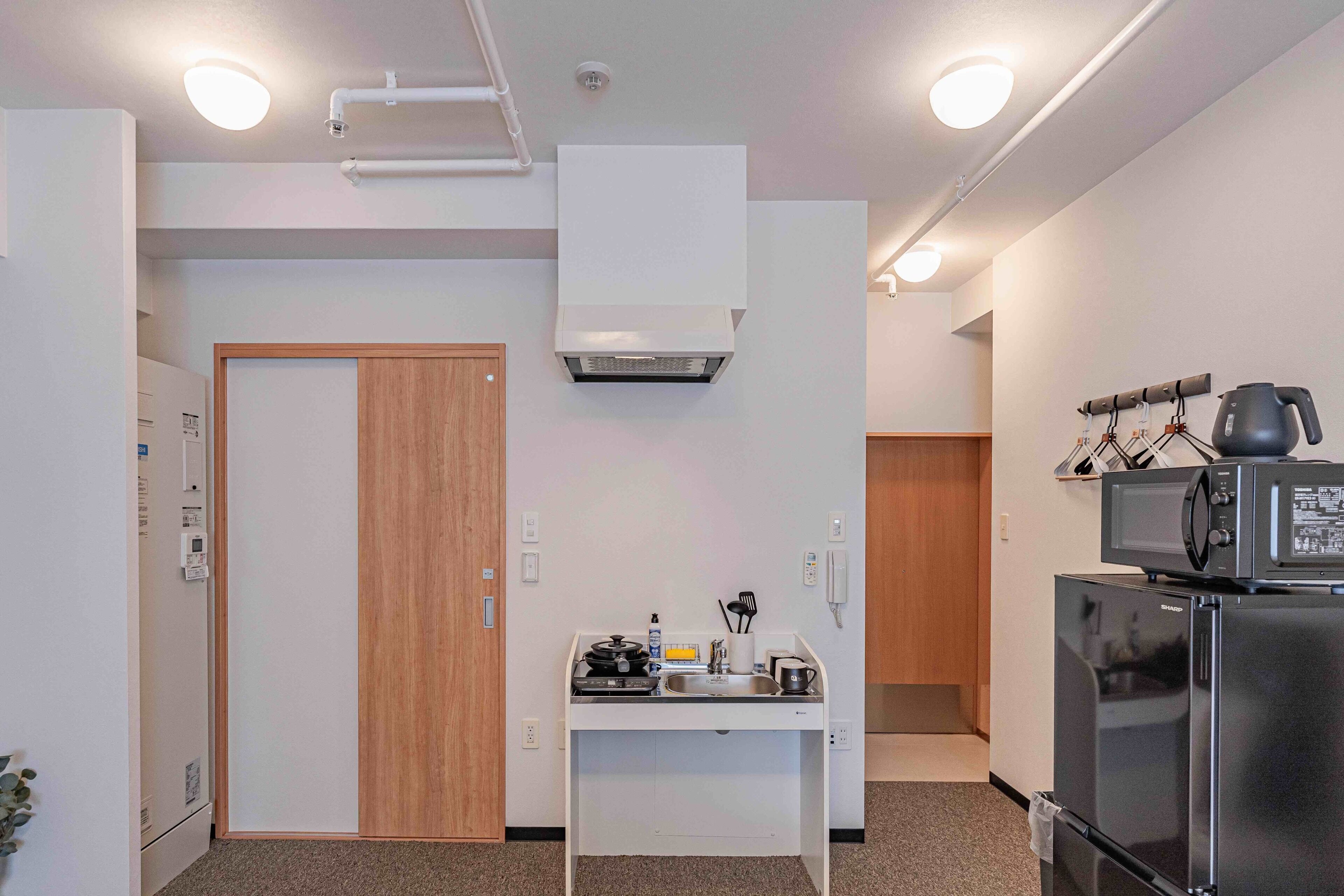 Classic Twin Room, Balcony | Private kitchen