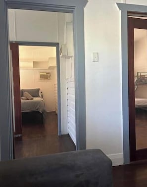 Room - Full house in the centre of town (Gleniffer)