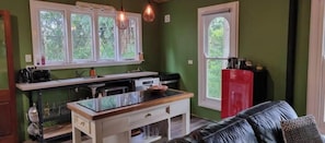 Private kitchen - Funky Cabin in the Rainforest (Gleniffer)