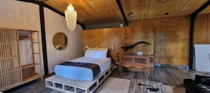 Room - Funky Cabin in the Rainforest (Gleniffer)