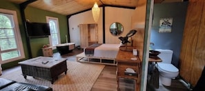 Room - Funky Cabin in the Rainforest (Gleniffer)