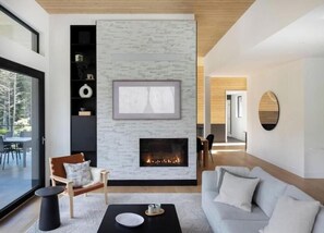 Unclassified image, 2 of 28, button - Luxury Riverside Retreat near Whistler (Whistler)