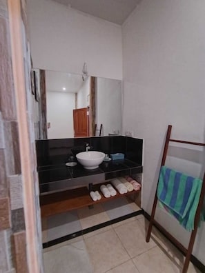 Bathroom - Cozzy Villa Casa Sri Darma (Munggu)